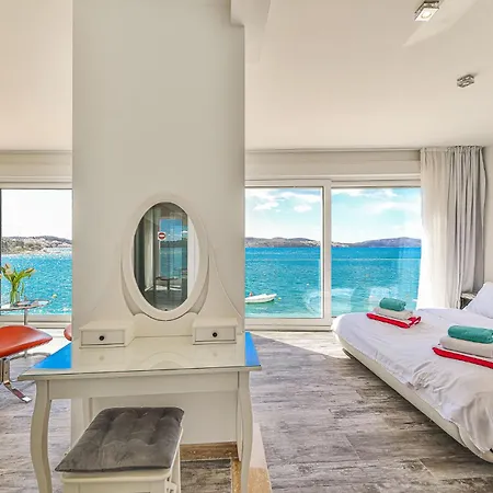 Amazing In With Sauna Feriehus Trogir