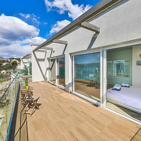 Luxurious Home In Trogir With Sauna Vikendica