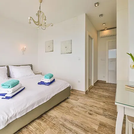 Semesterbostad Luxurious Home In Trogir With Sauna *