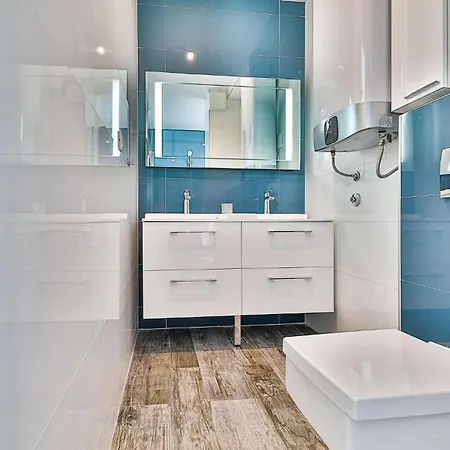 Luxurious Home In Trogir With Sauna 트로기르